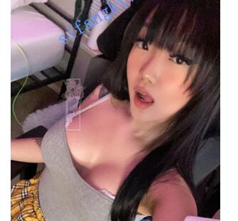 【Onlyfans】反差婊 mvngokitty 清纯脸庞，巨臀大花臂 福利合集