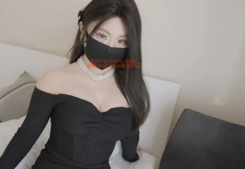 Onlyfans 极品白虎网红小姐姐NANA⭐2024-03-11⭐日理万“机”女房东