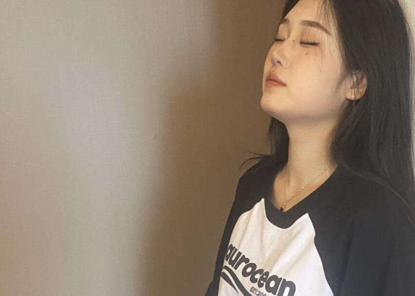 ♏极品嫩B♏内在超美的纹身小太妹 私拍大合集 身材可口